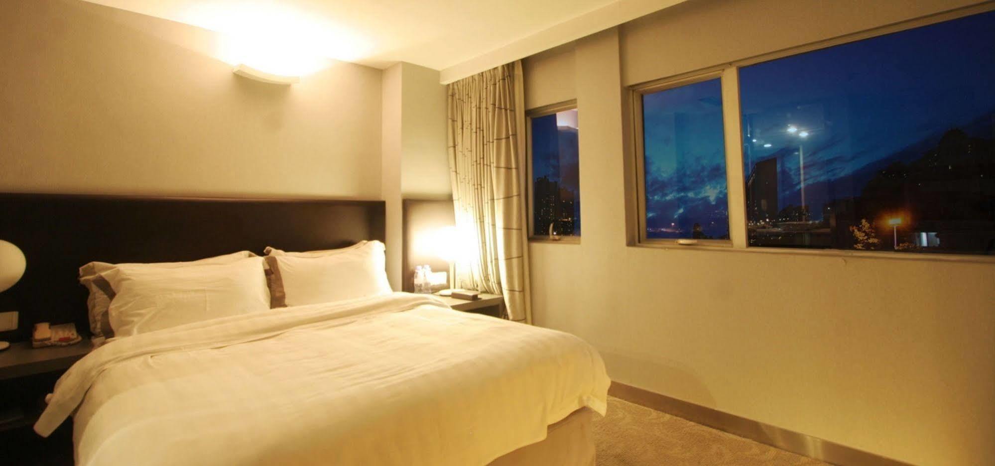 Yi-Wu Commatel Hotel Guangzhou Exterior foto